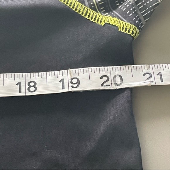 Spyder Long Sleeve Crewneck T-Shirt  Estimated Size: Men’s Medium (No Tag) - Picture 6 of 7